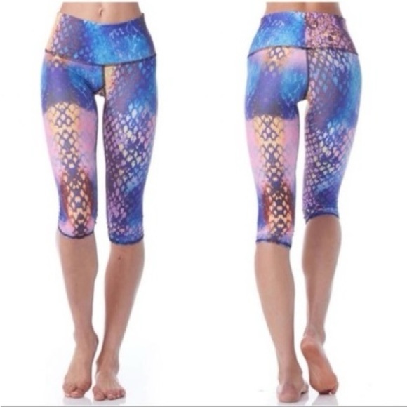 Teeki Sea Fairy Goddess Capri Legging Size Small - Picture 1 of 6